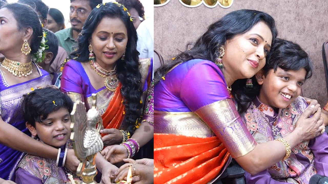 Suma Kanakala & Bulliraju inaugurated Vasavi Vastralaya in Sircilla | Silver Screen