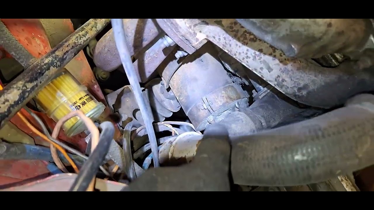 Как открутить гайку храповика коленвала Ваз классика, 2105, 2107 - YouTube