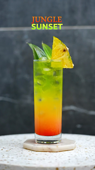 Jungle Sunset 🌅🌴 #cocktail #bar #tropicalcocktails #bartender
