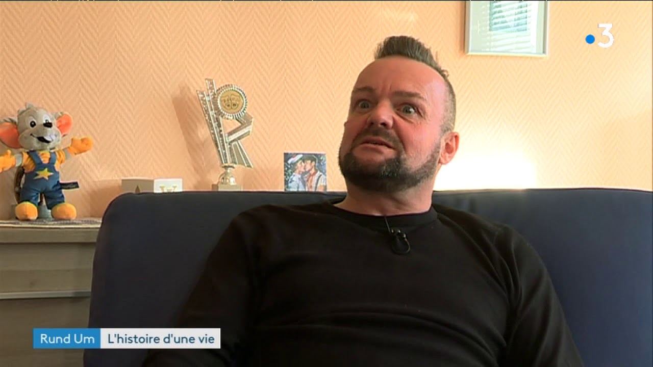 Stephane Roth Buppe oder Bär, le one man show de Roger-Stéphane Roth - YouTube