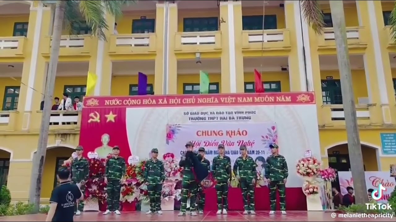 Múa Cô giáo về bản+Gặp nhau giữa rừng mơ+Chiếc khắn piêu chi đội 11a4