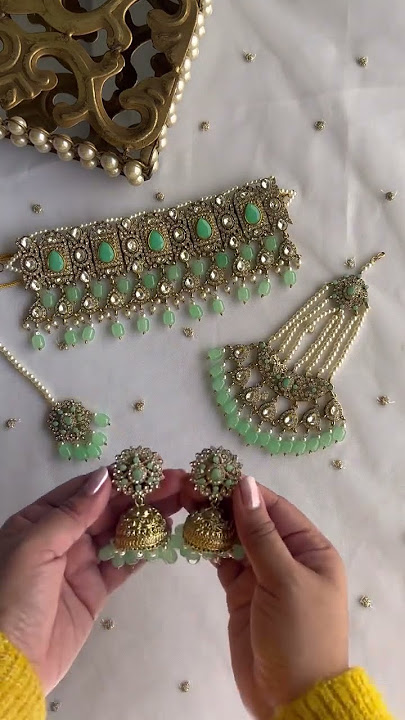 The Asmara Necklace set & The Ashna Bag