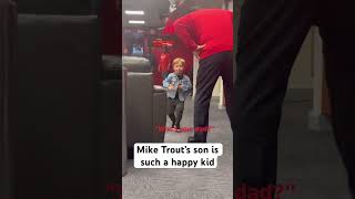 Mike Trout’s son is such a happy kid 😃👍 Update