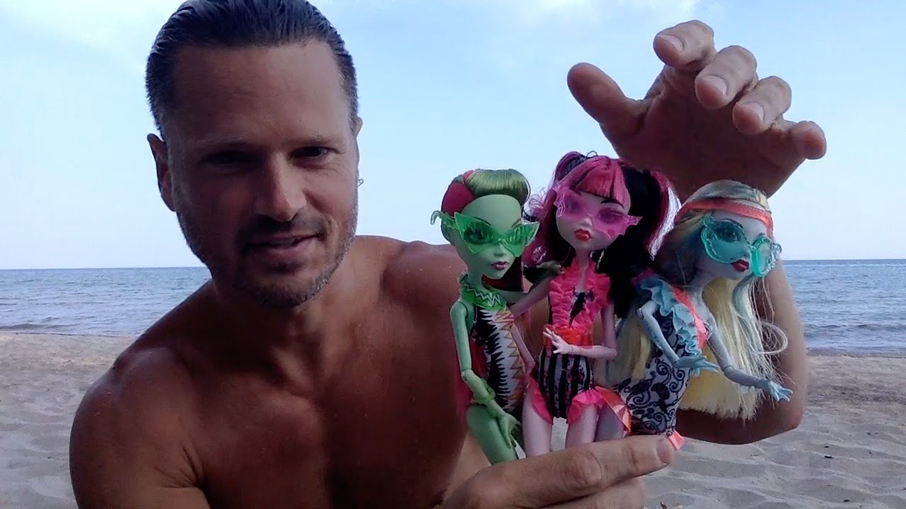 MONSTER HIGH 2013 & REBOOT SWIM DOLLS DRACULAURA LAGOONA VENUS REVIEW