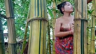 Hlua Nkauj Da Dej Ntxim Hlub Heev2