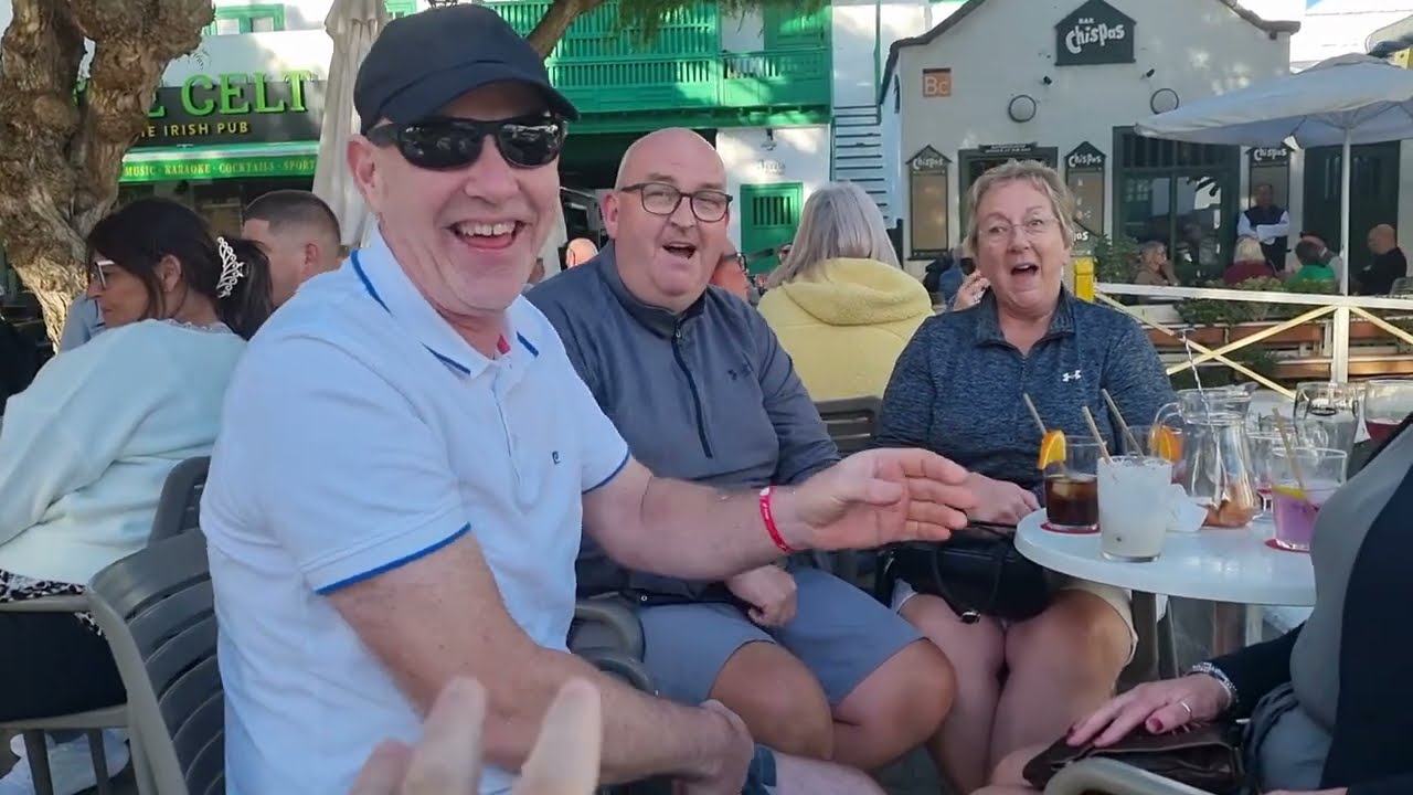 ЛАНСАРОТЕ – ШОКИРУЮЩЕЕ начало на площади Коста-Тегисе закончилось хорошо…