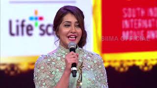 Gorgeous Rashi Khanna Sings a Song on Stage.