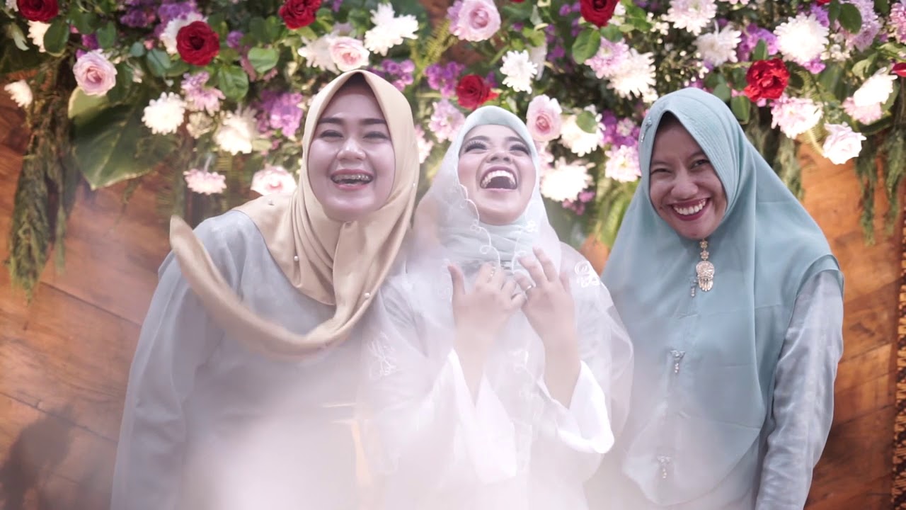 Melati + Wira studio kencana - YouTube