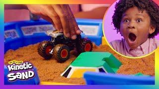 Kinetic Sand Trucks and Construction 🏗| Kinetic Sand