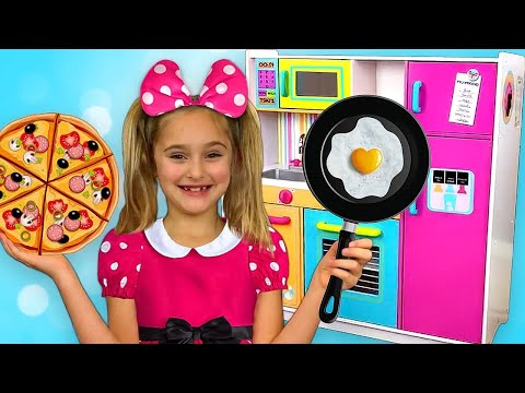Sasha and Max plays with Kitchen Toys and opens Restaurant