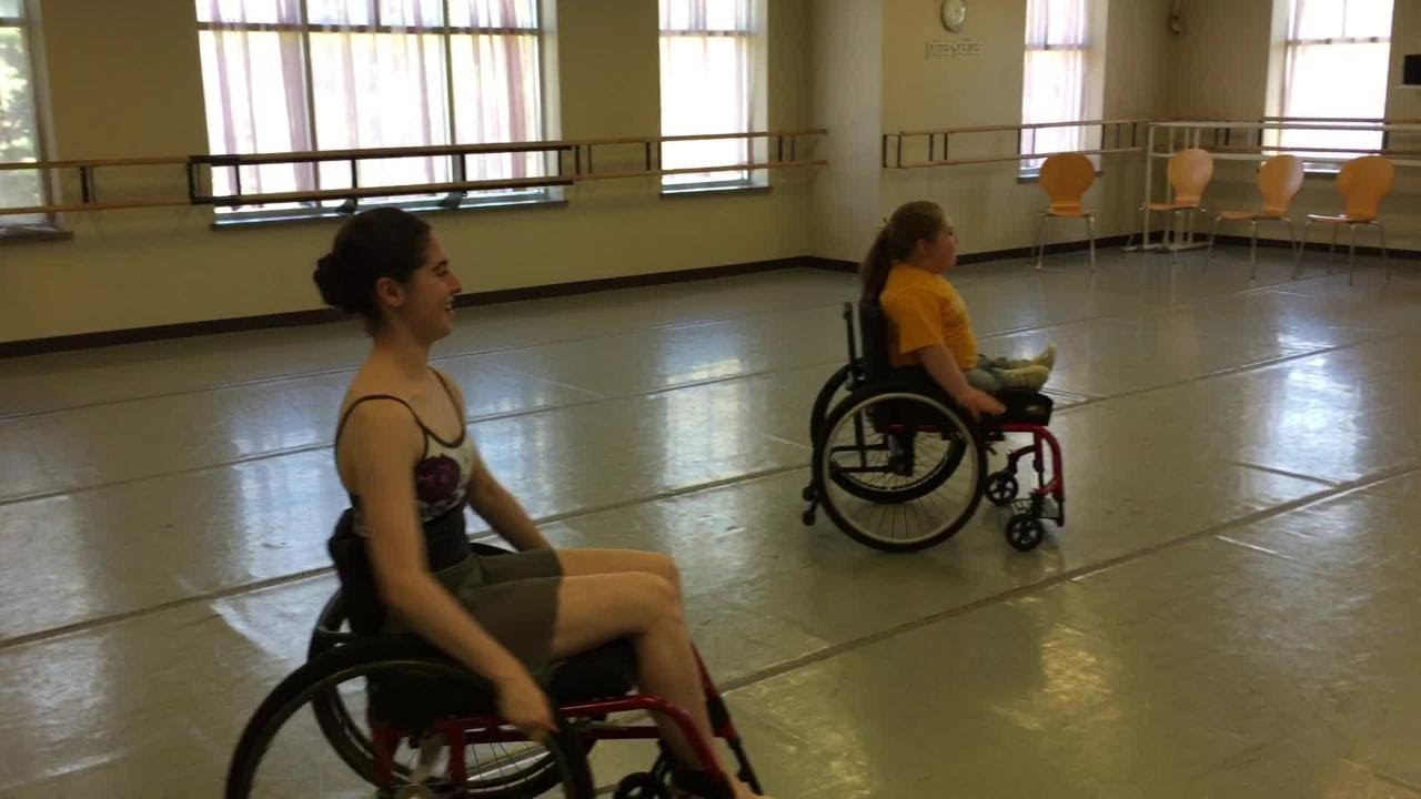 Milwaukee Ballet holds classes for kids in wheelchairs YouTube