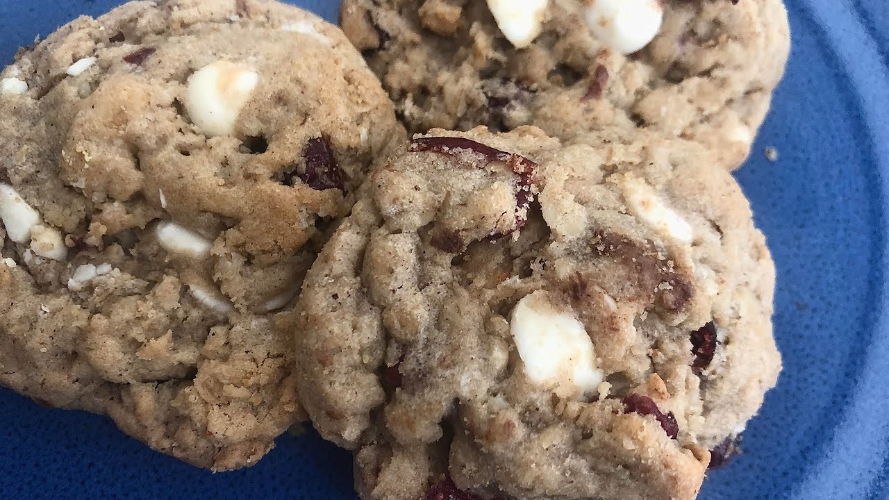 THE BEST OATMEAL WHITE CHOCOLATE CRANBERRY COOKIES | WHITE CHOCLATE CRANBERRY OATMEAL COOKIES
