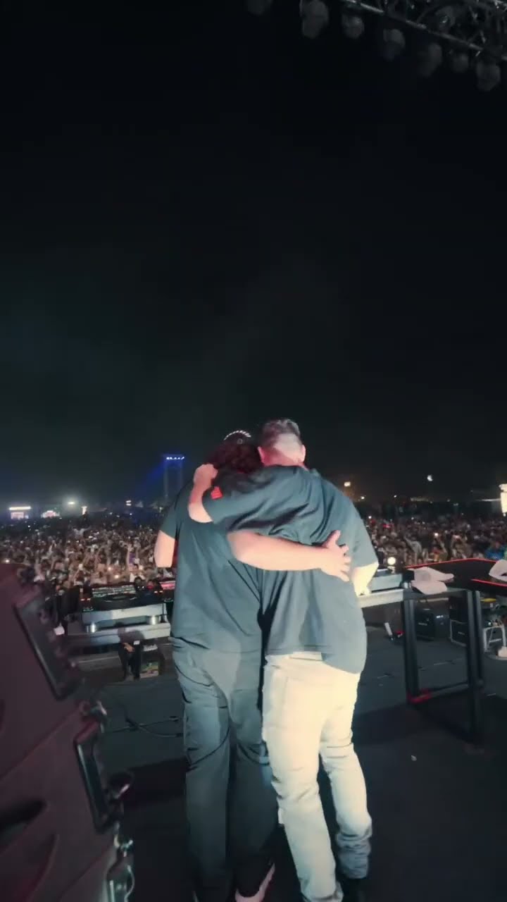 Crazy surprise! Allu Arjun joined me on stage ??? #shorts #india #alluarjun