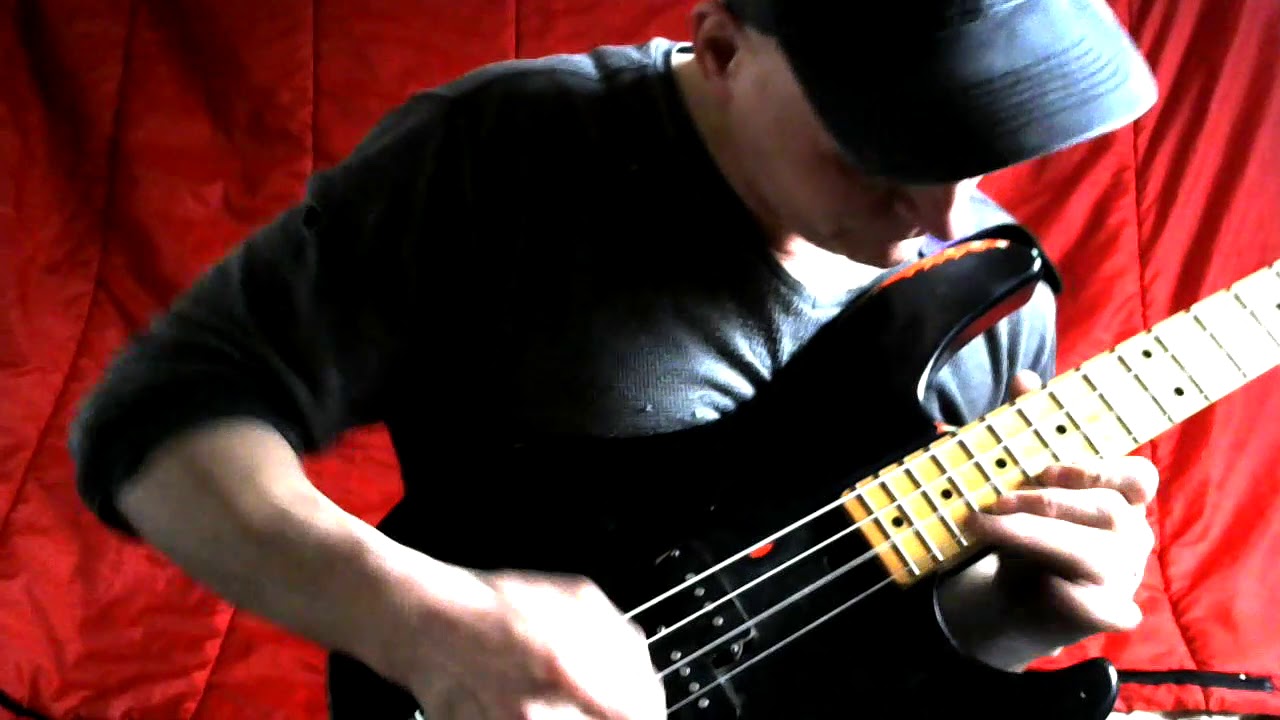 very fast bass 🎸guitar solo . distortion YouTube
