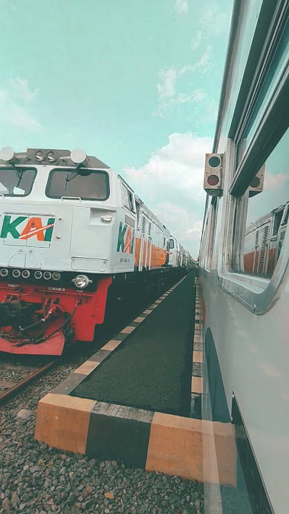 bikin heran ‼️KA Lodaya ditarik oleh dua lokomotif sekaligus #shorts