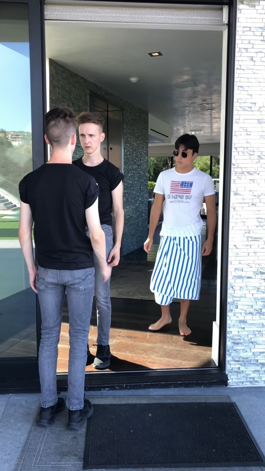 Twins mirror PRANK ? Funny