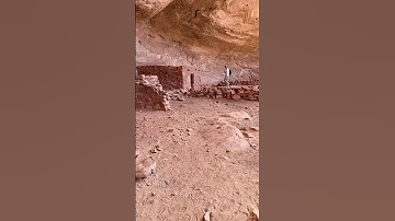 Crazy ruins #ancientrelics #adventure #hiking #adventureexploring #pictographs