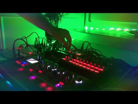 INTO THE WILD | Ambient Synth Jam (Korg Electribe 2 +volca bass/sample)