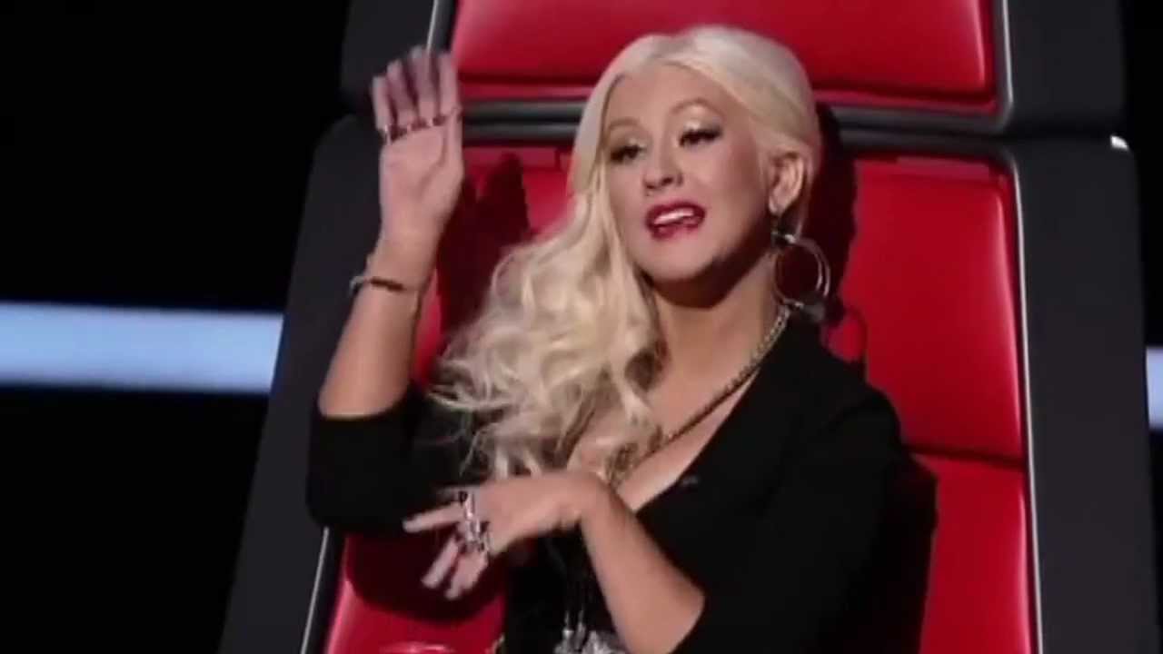 Christina Aguilera sings "Rehab" by Amy Winehouse (The Voice) YouTube