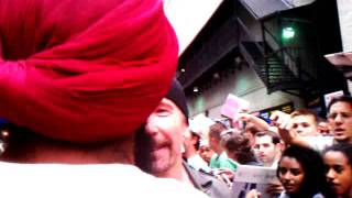 Download Bono And Edge Outside David Letterman With Fans July 18, 2011 Video MP3 Bono And Edge Outside David Letterman With Fans July 18, 2011