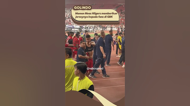 Momen Mees Hilgers memberikan jerseynya kepada fans cewek di GBK #timnas #indonesiavschina