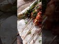 Куриный кебаб, или филе на шпажках.