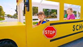 Alex Becomes a School Bus Driver – Kids Learn About Jobs! screenshot 4