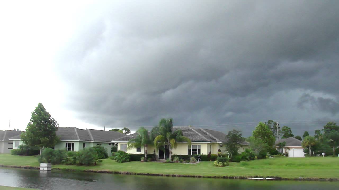 Shelf cloud approaching in Florida Storm - YouTube