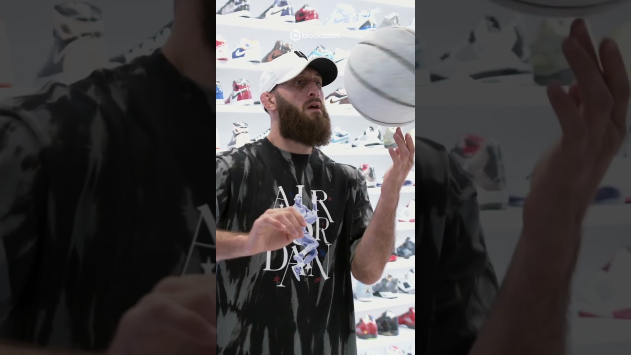 A man of many talents. Guram Kutateladze shows off his basketball skills.. 🏀 #UFC #MMA #Shorts