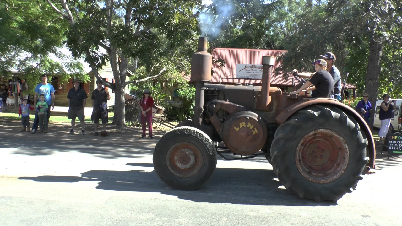 OLD PETRIE TOWN STEAMFEST 2017 GRAND PARADE SCENES