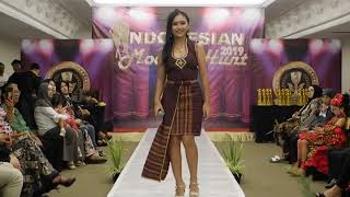 Vania Nissa performance at Audisi Indonesian Model @hunt 2019 Yogya . Singgle 2 ' sorry '