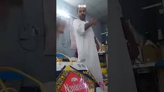 حاول الاعتداء عليه بآلة حادة.. مقطع يوثق لحظة اعتداء صاحب عمل على عامل مصري في السعودية