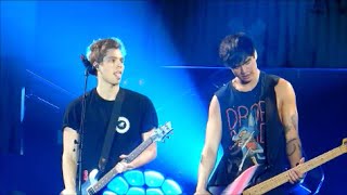 Download Lagu 5SOS - Kiss Me Kiss Me | #ROWYSOCopenhagen, May 12th 2015 MP3