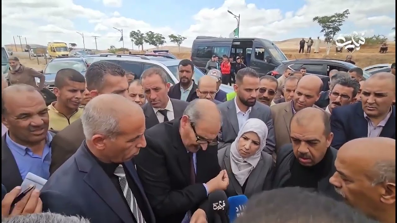 إعطاء اشارة الانطلاق لتهيئة مداخل مدينة جيلالي بن عمار وثاني لقاء مع المستثمر صاحب محطة الخدمات