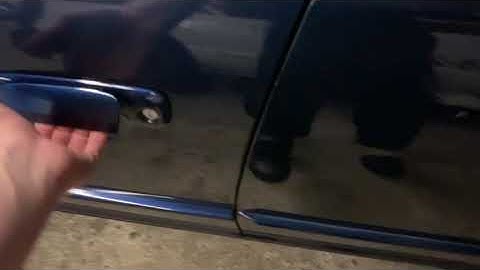 Minecraft UHC but you can FLY + the player at the HIGHEST y-level dies every MINUTE...GOGGLES