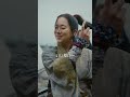 Amazon「毎日が、まわってく。」武士、何回も波をかぶる