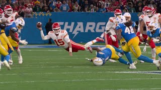 UNREAL! Mahomes looks like a SUPERHERO completing a pass fully horizontal