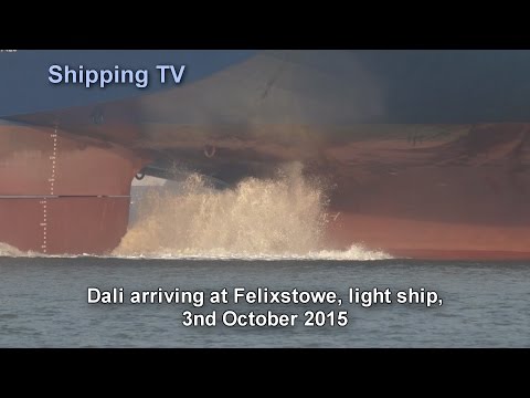 Dali Arriving At Felixstowe, Light Ship, 4Th October 2015