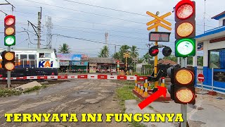 WOW !! Ini Fungsi Lampu Warning System \u0026 Traffic Light Baru Dipalang Kereta Api Baru JPL 161 Cikoya