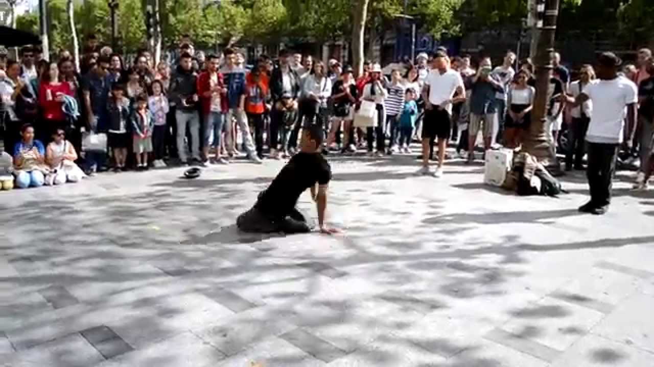 BREAKDANCE na Avenue des Champs Élysées 2015 - PARIS crew dragon