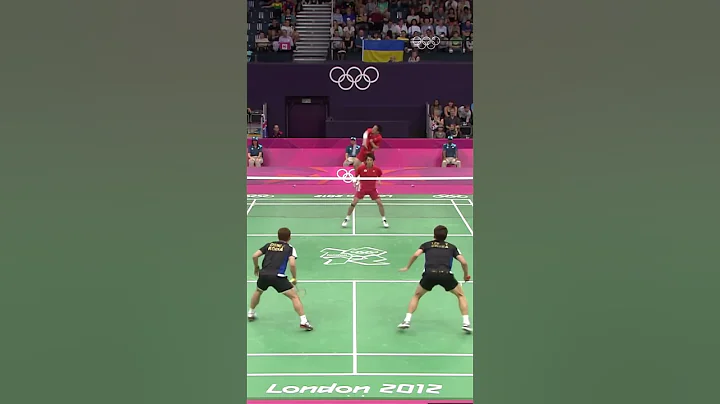 Shot so powerful he broke his badminton racquet! - DayDayNews