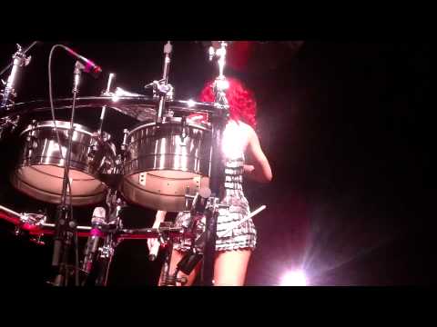 Rihanna - Breaking Dishes+The Glamourous Life+Run This Town (Live in Vancouver)