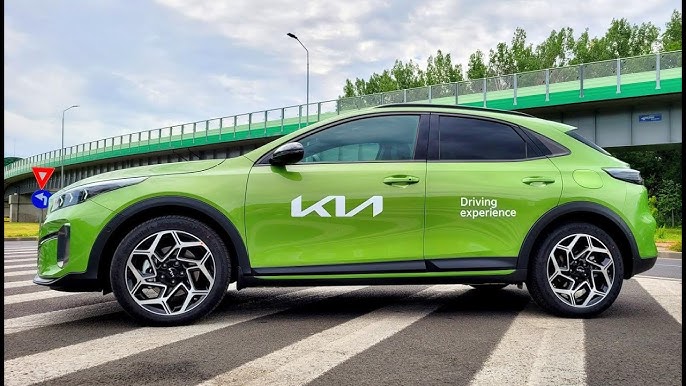 2023 Kia XCeed - Expressive Crossover 