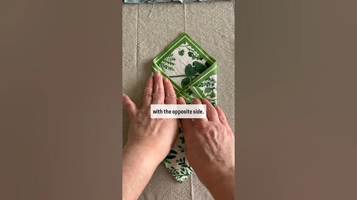 How to fold paper napkins into pockets. This easy #napkinfolding idea makes a fun #tablesetting idea