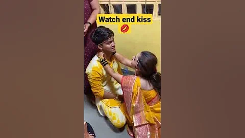bride and groom Marathi wedding kissing video 💋