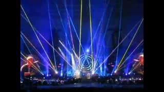 Intro + Mylo Xyloto + Hurts Like Heaven - Coldplay (Live in Paris)