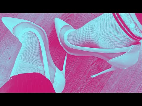 Pumps & SOCKS?!