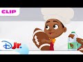Hey A.J.! | To Mommy with Lava Clip | @disneyjr