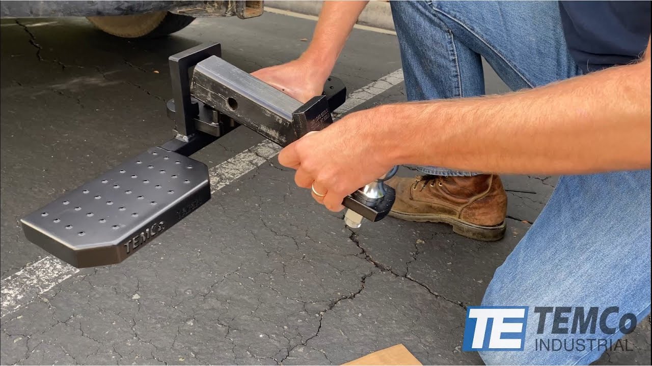 TEMCo Industrial TA2520 Hitch Step