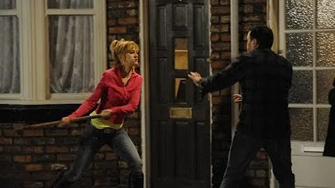 Coronation Street - Becky McDonald Vs. Tracy Barlo...